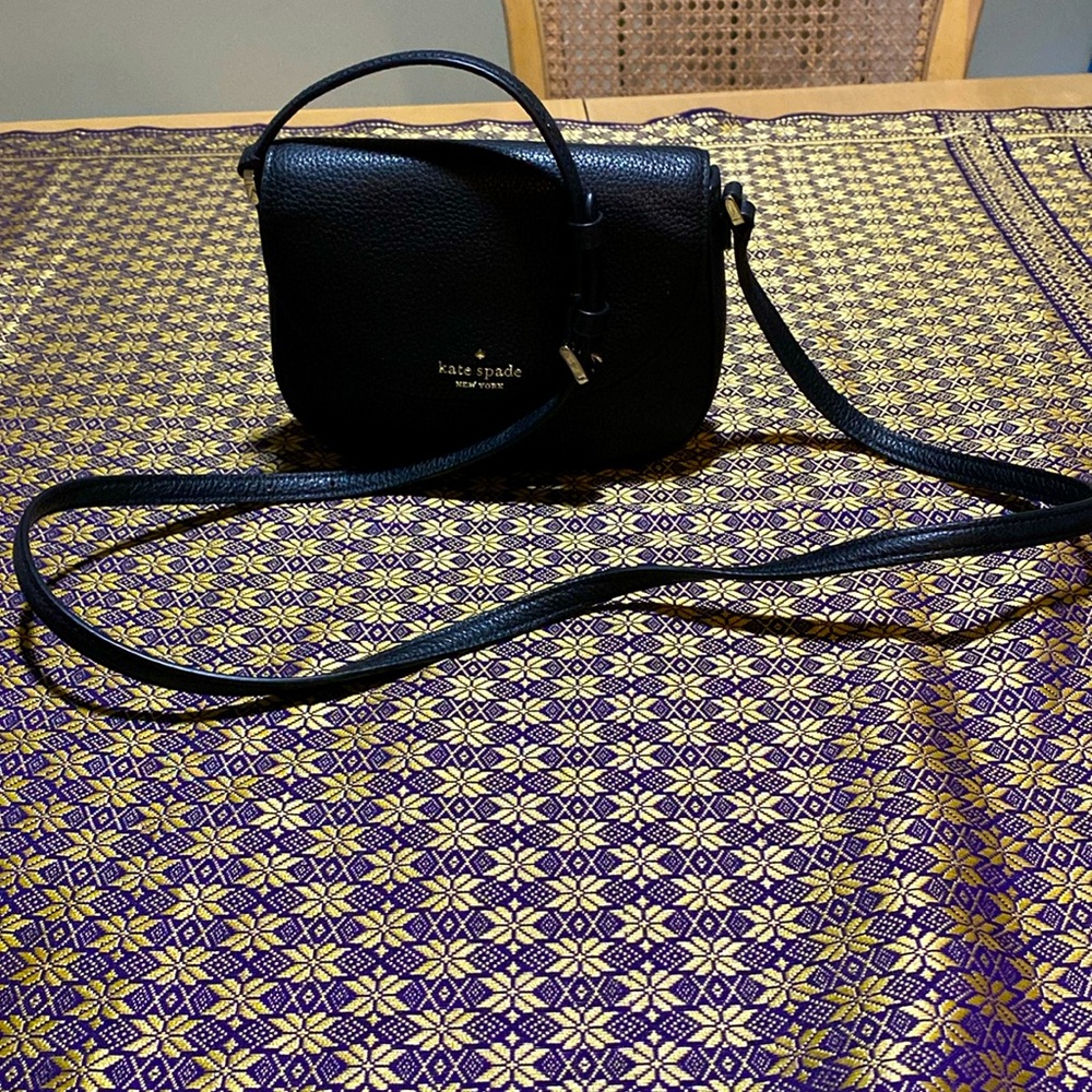 Kate spade crossbody bag size small